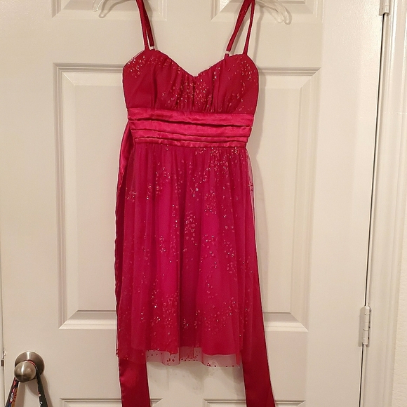 Junior's Formal Dress - Picture 1 of 3